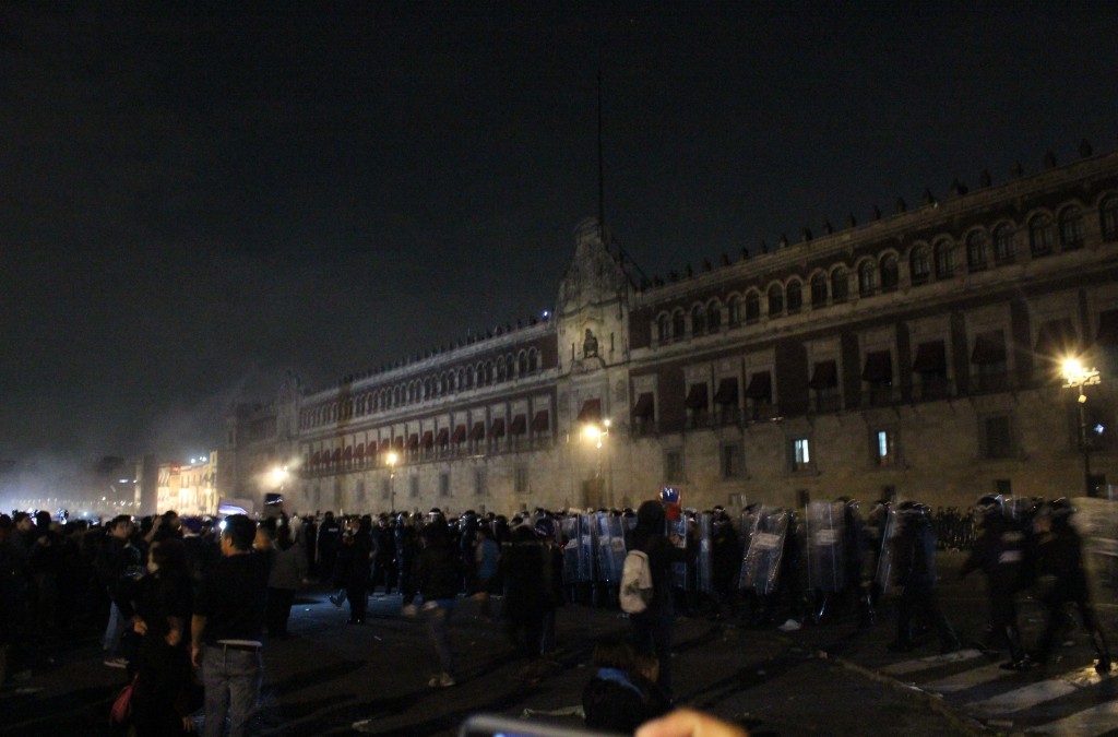 Granaderos en Palacio Nacional